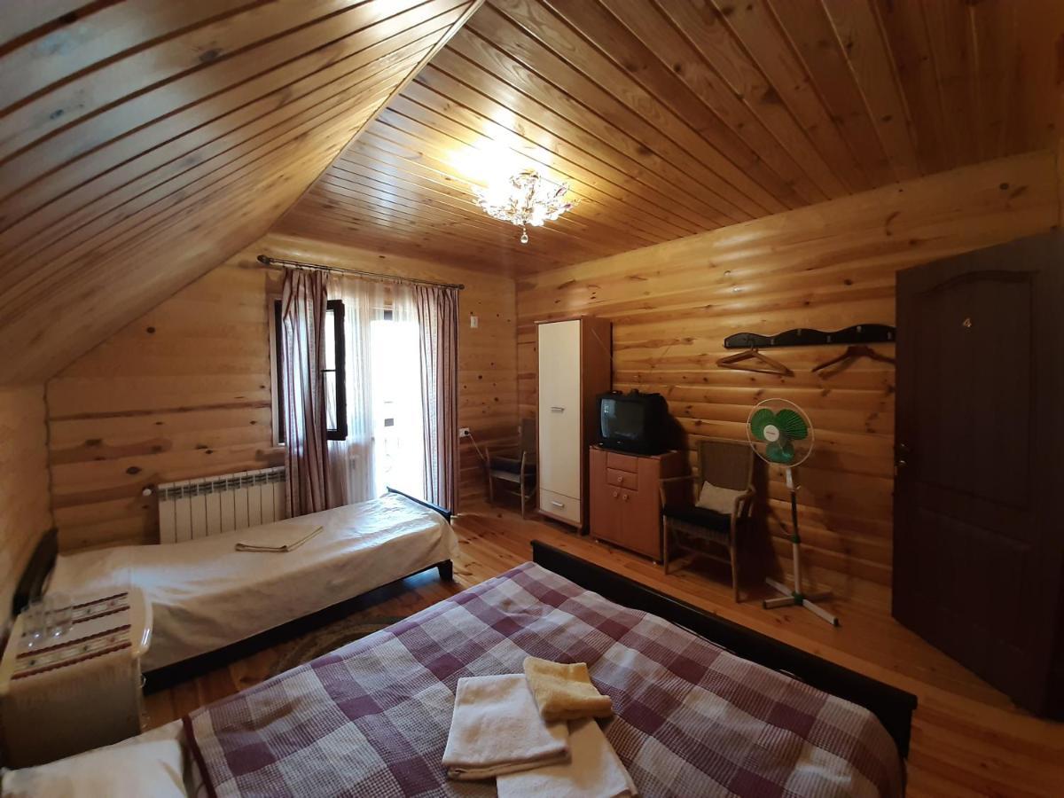 Садиба Орисин Явір Orysyn Yavir Hostal Svityaz' Exterior foto