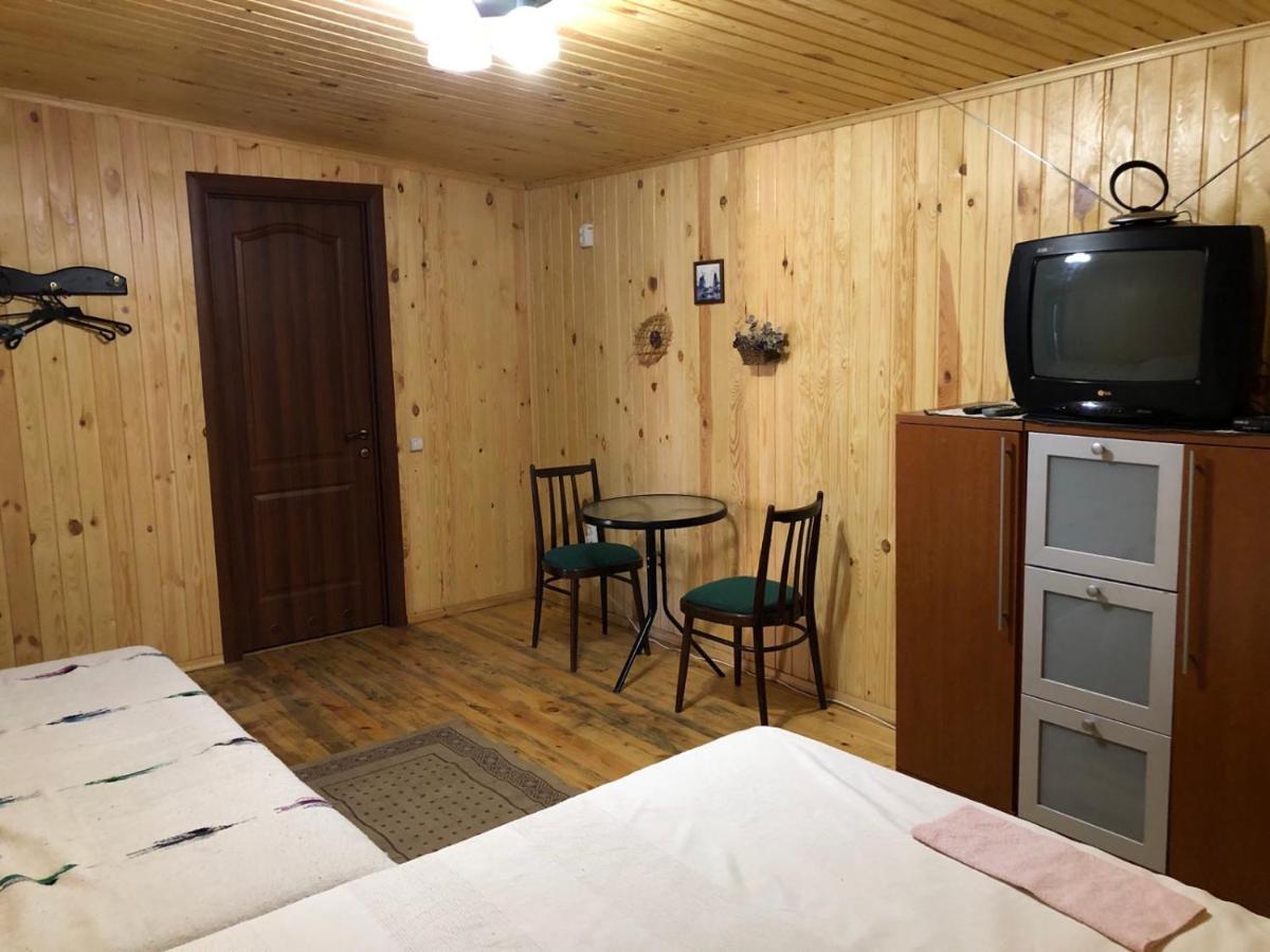 Садиба Орисин Явір Orysyn Yavir Hostal Svityaz' Exterior foto